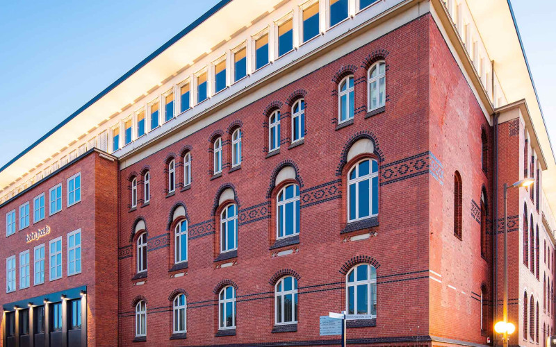 University of Europe for Applied Sciences (UE)